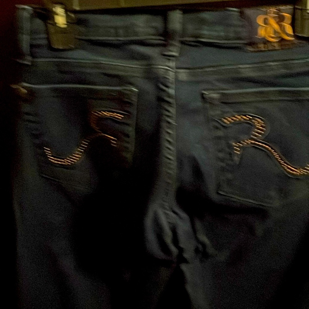 Like new size 6 rock Republic, dark blue jeans